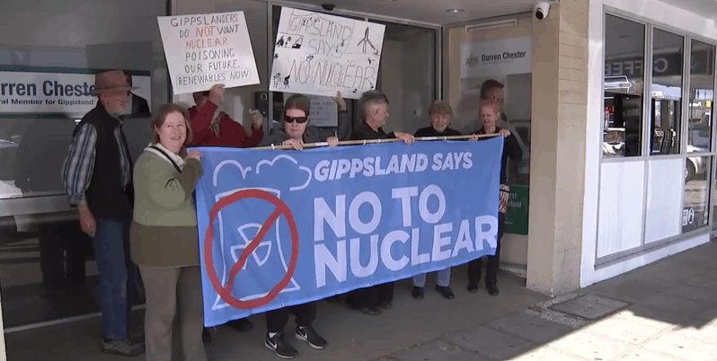 Banner with "No Nuclear"